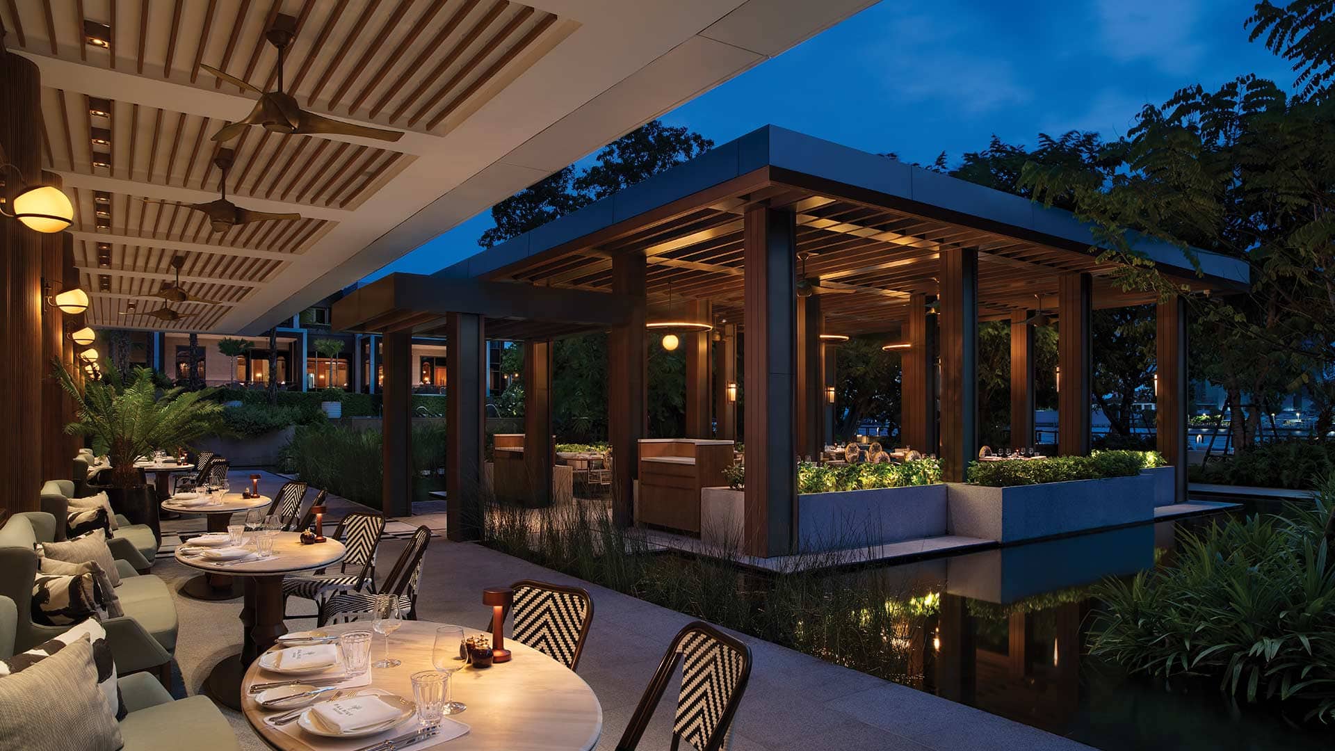 photo-gallery-hospitality-entertainment-four-seasons-hotel-bangkok-chao-phraya-river-05