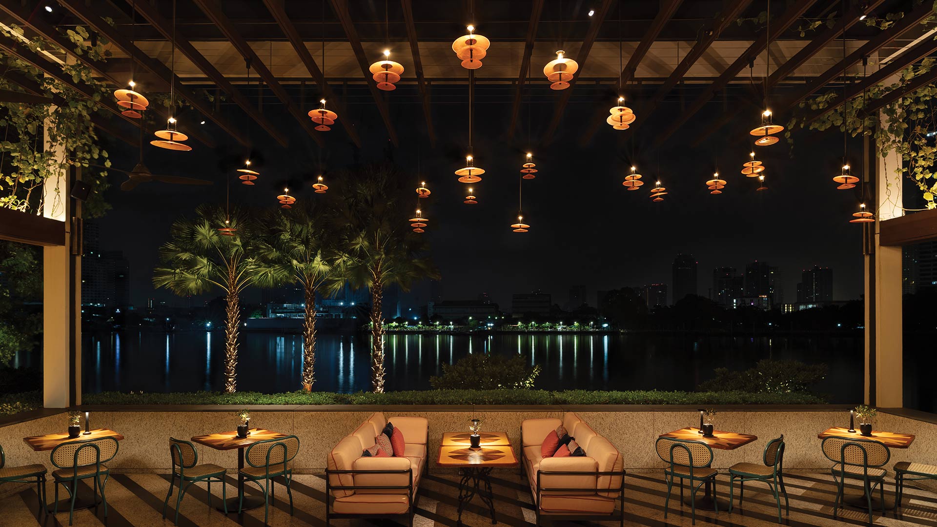 photo-gallery-hospitality-entertainment-four-seasons-hotel-bangkok-chao-phraya-river-23